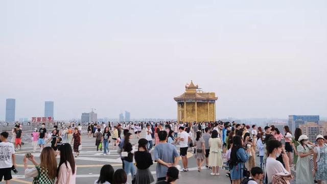 到长沙旅游外地人，必去的网红打卡地：万家丽广场的6大文化看点