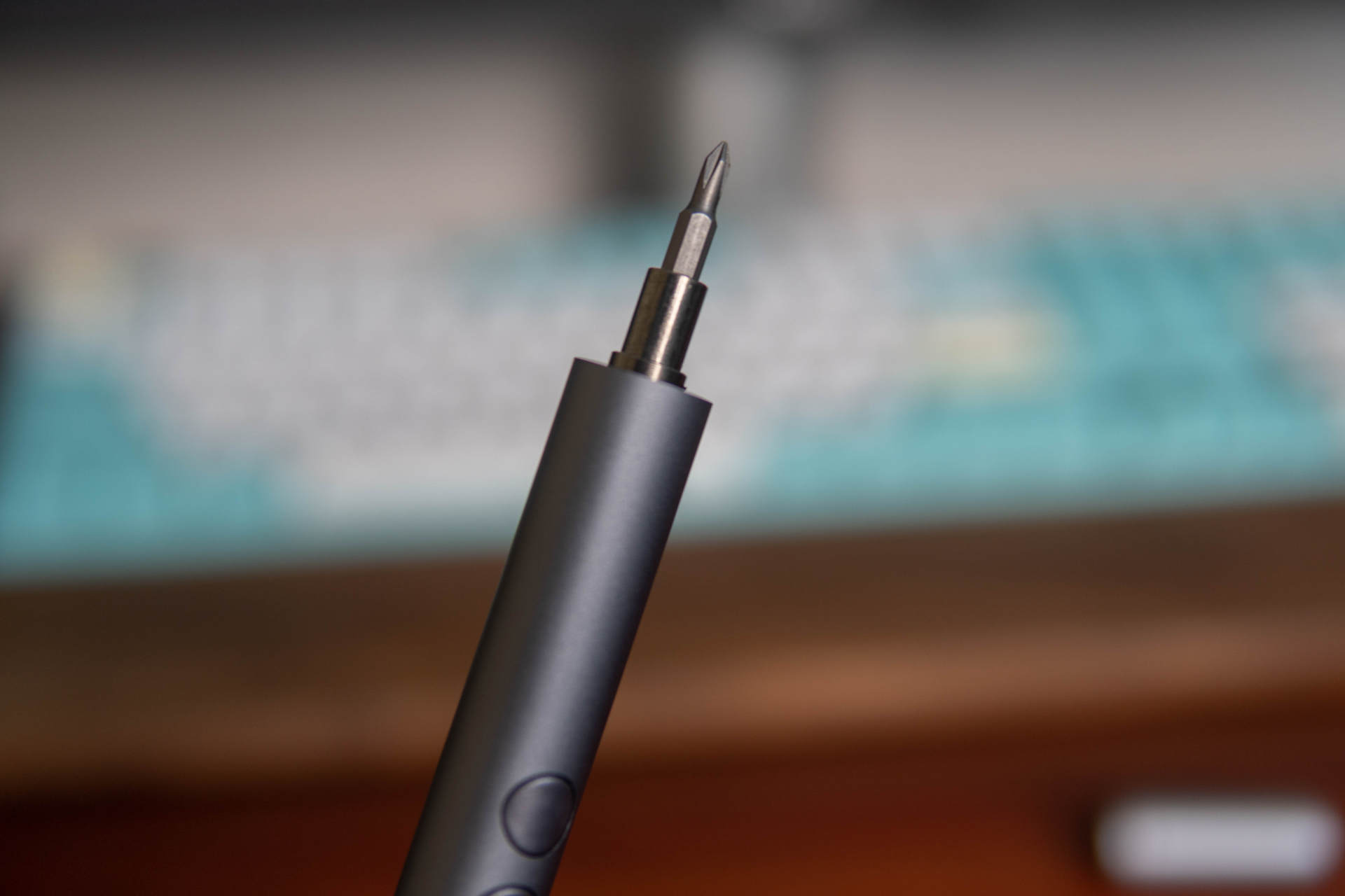 36只批头，电动操作，WOWSTICK电动螺丝刀会是你的心头爱吗