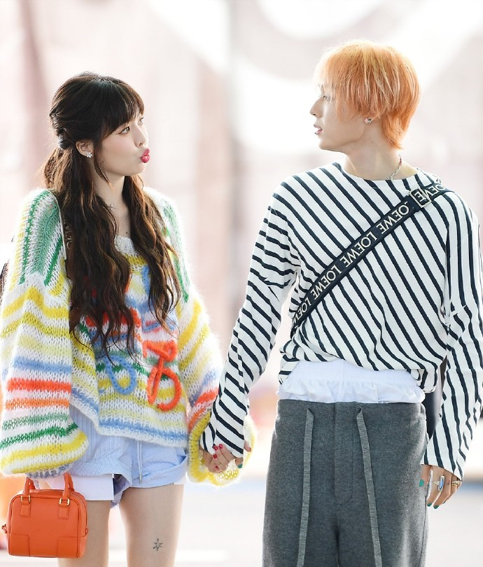 韩星出席时装周：泫雅男友辣眼，权志龙有“姨味”，朴宝剑头发油