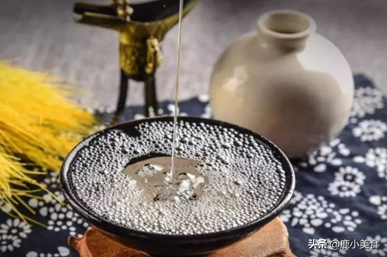 春节和亲友喝酒,“2类白酒”别带上桌,难喝易上头,还会遭人嫌