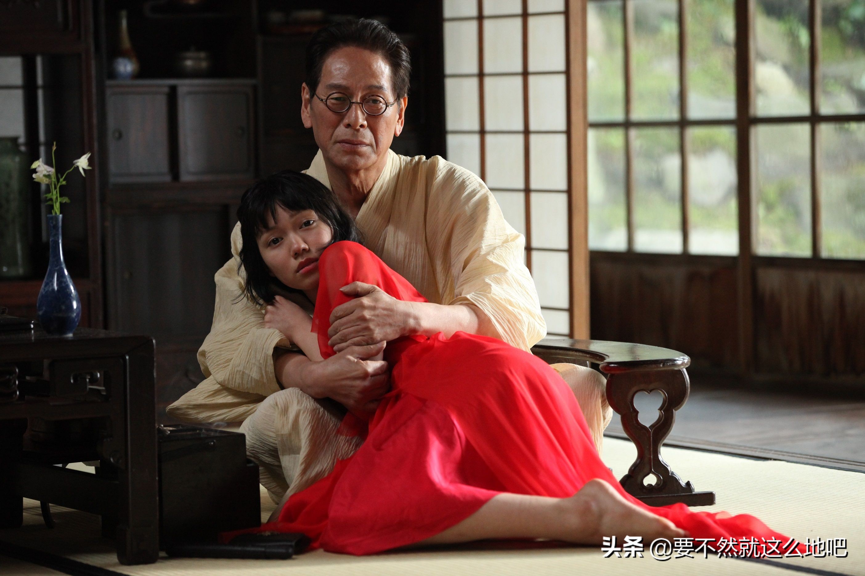 《蜜之哀伤》：日本大尺度电影，讲述人、鱼、幽灵奇幻的五角恋情
