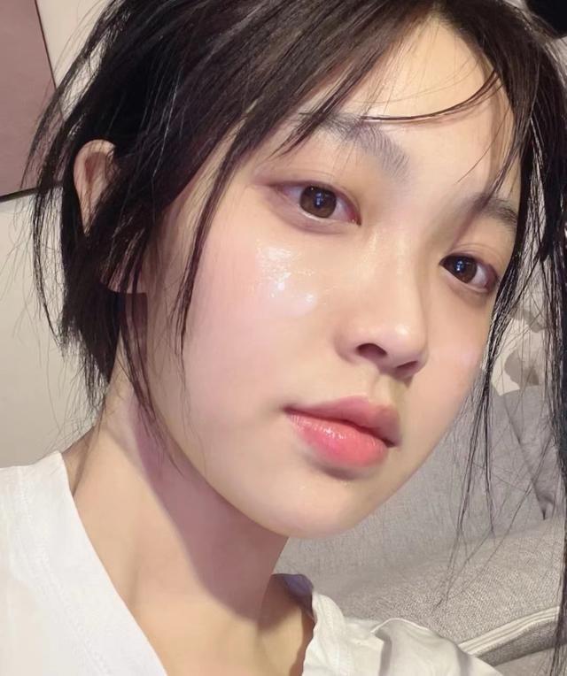 粉底液上妝小技巧：干皮不卡粉，油皮更持妝，值得收藏