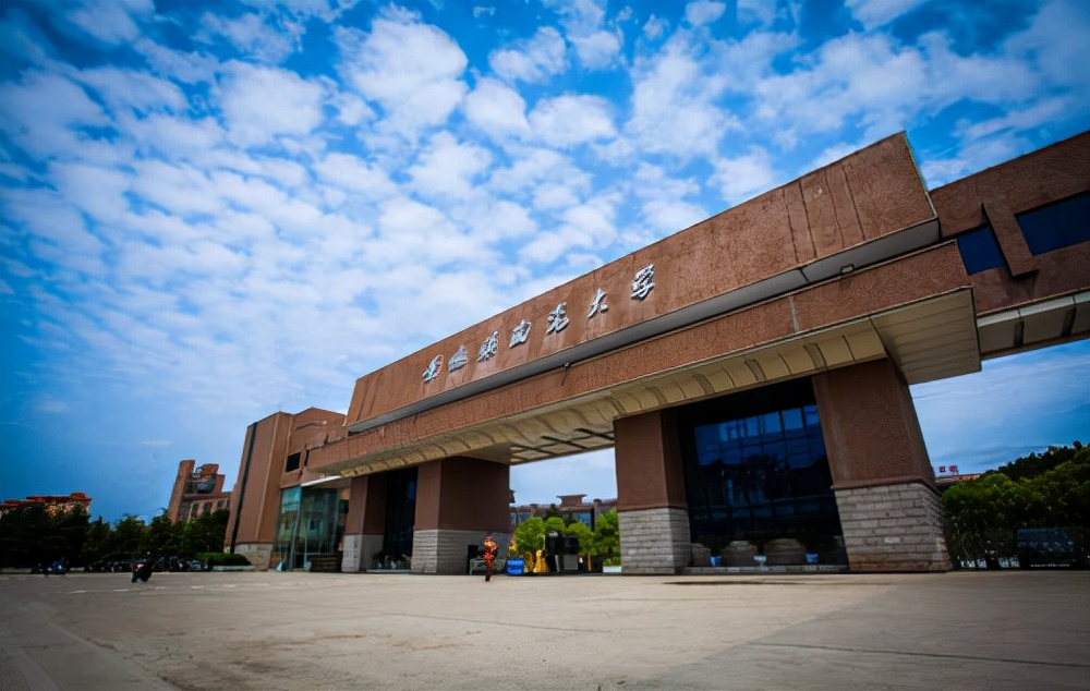 艺考快讯！四川美术学院和景德镇陶瓷大学发布2022年专业招生公告