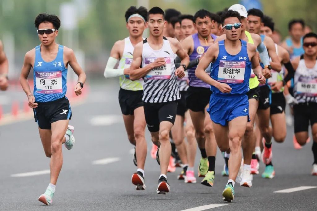 马拉松比赛中国马拉松比赛的喜与悲