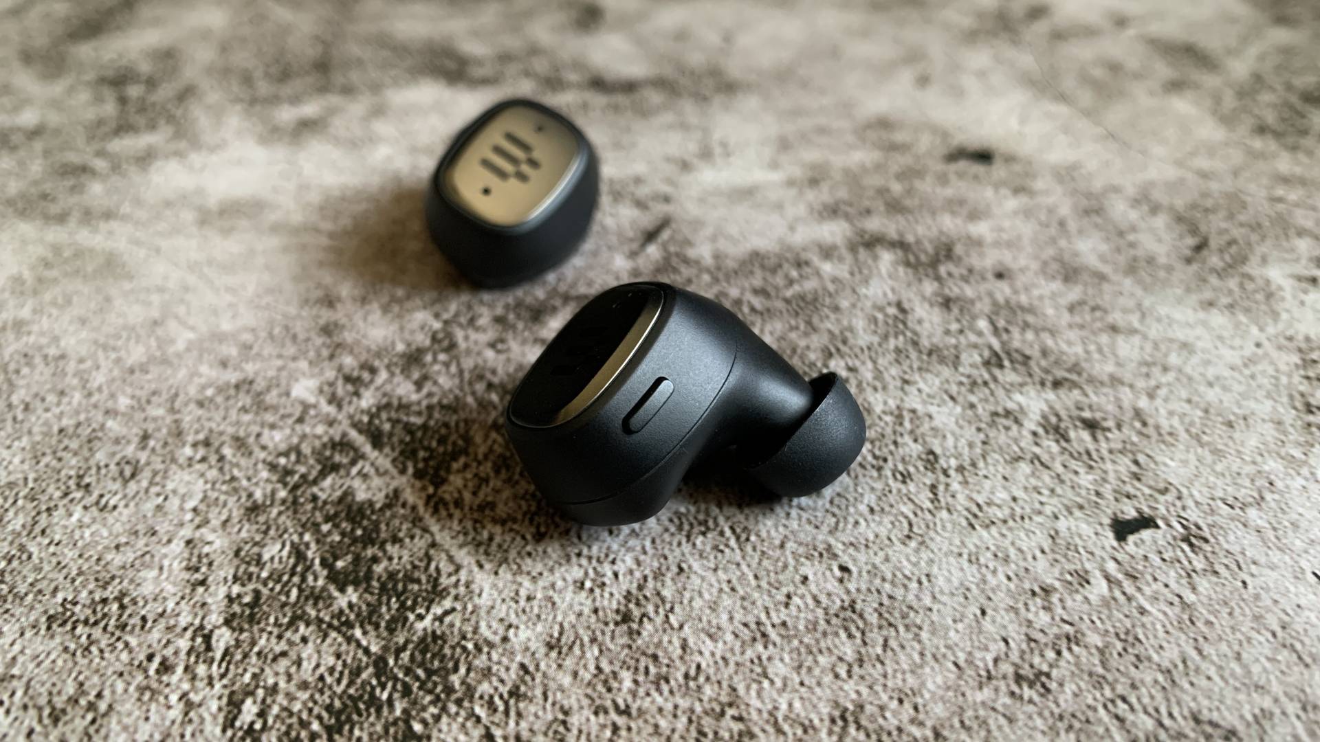 蓝牙耳机不配玩游戏？那是你没试过它！包你满意