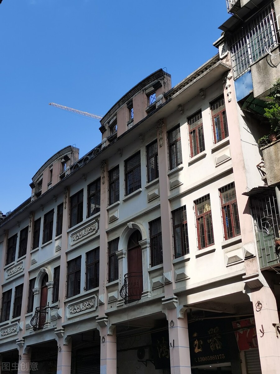 这座粤里粤气的广西小城，说粤语、吃粤菜、听粤剧，一身广东味道