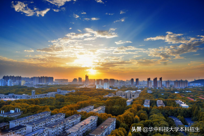 上榜福布斯，为母校捐1亿！这7位董事长、创始人，都曾在华中科技大学就读