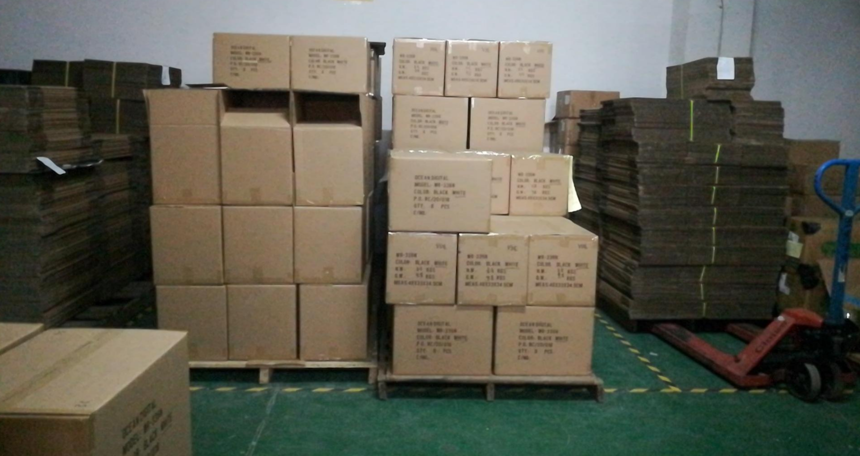 2005年独臂父亲参加家长会被笑话，校长发现父亲是救命恩人后下跪