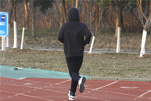 每天坚持慢跑，4个好处“收入囊中”，冬季如何科学慢跑？