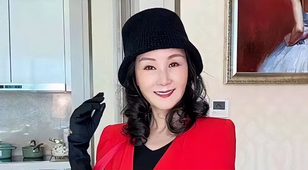 雪瑞姑姑“徐石萍”：58岁孤身赴加留学，花甲之年将生活过成诗歌