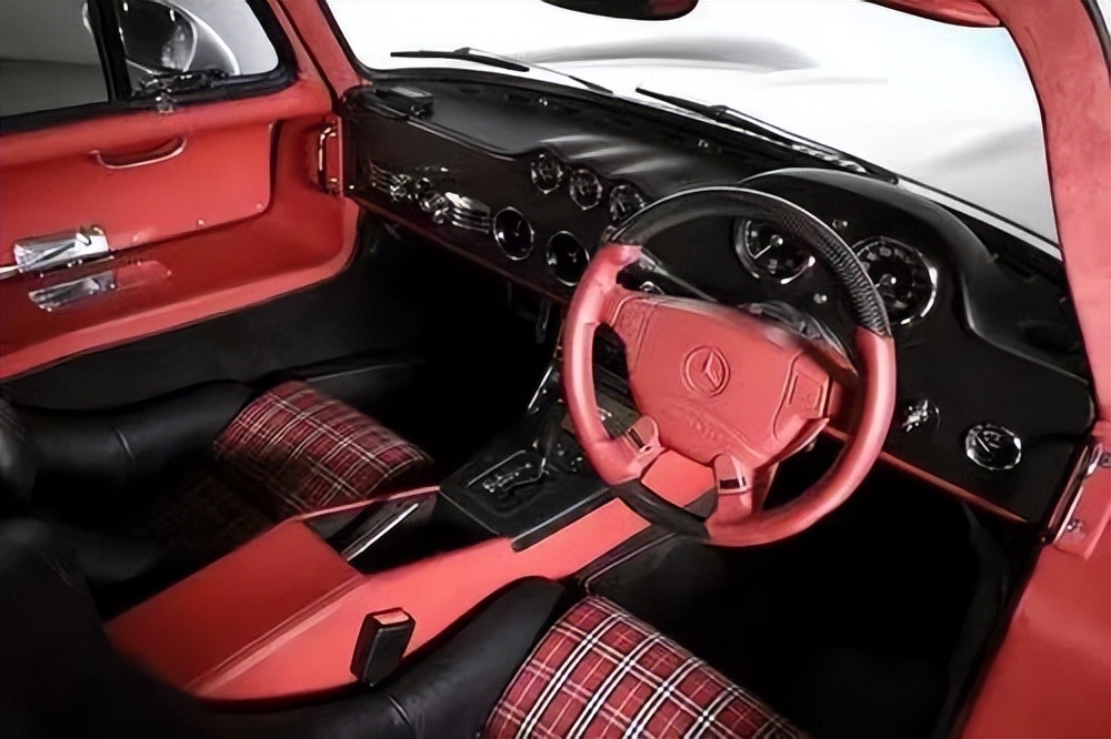 不能飞要翅膀干嘛，电影里这台车真的飞了