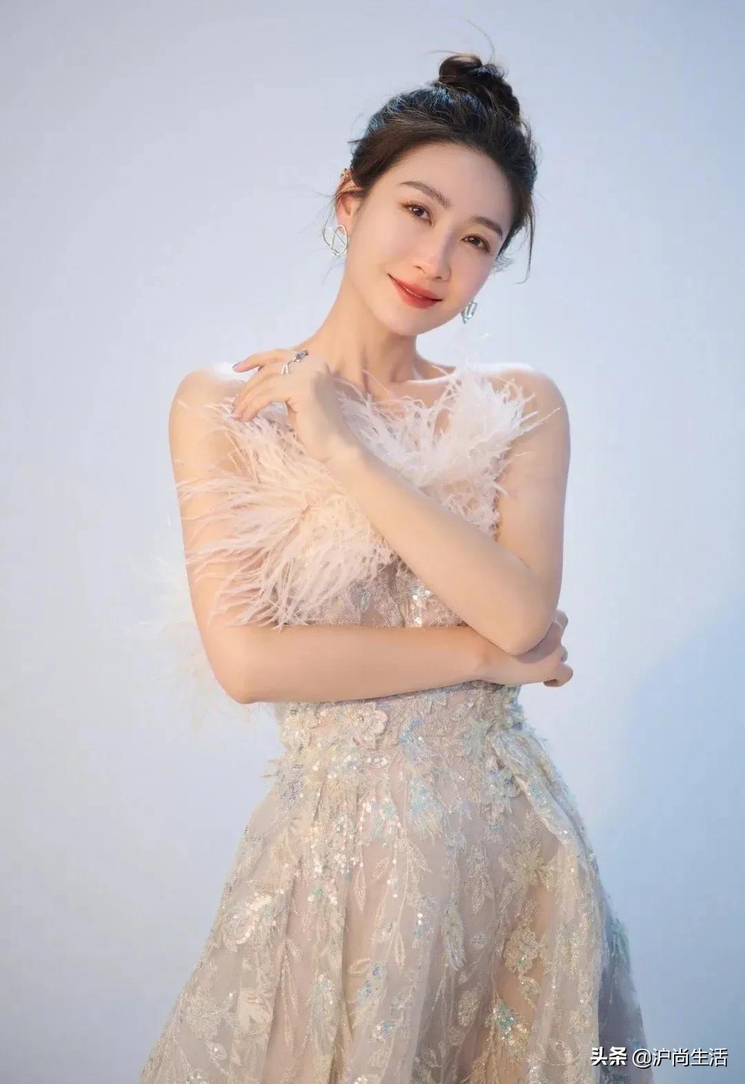 陶昕然：气质优雅，成熟迷人，漂亮大方