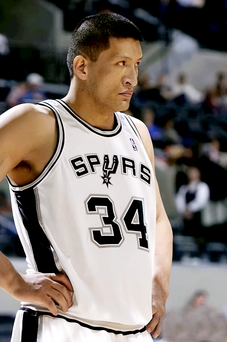 巴恩泽为什么不去nba(与姚明齐名的巴特尔:娶二婚大妻子,当继父,现在