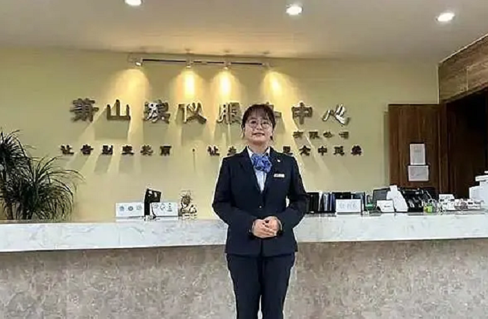 95后入殓师陈韵秋：每年处理400具遗体，从不用手直接触碰尸体