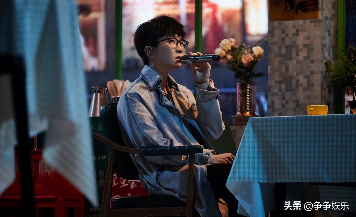 毛不易、曾比特沉浸式合唱《弥敦道》，悬殊比分落败却有点离谱