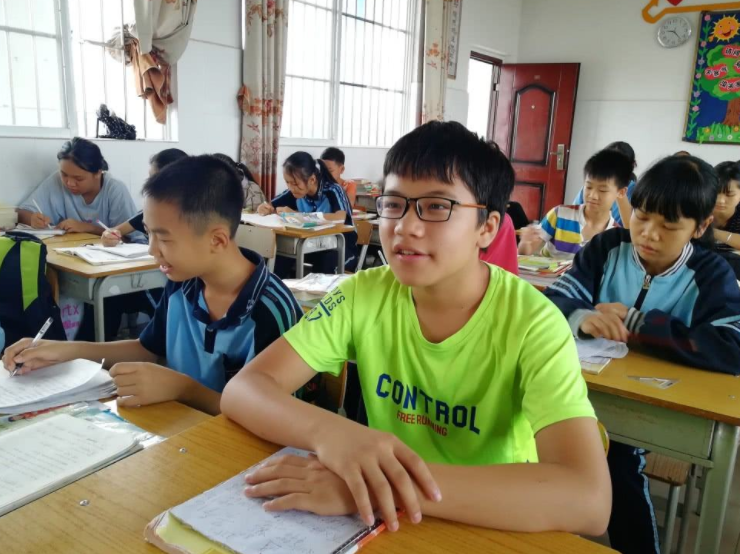 民办初中和公办初中，学生应该如何选择？家长可综合分析再做决定