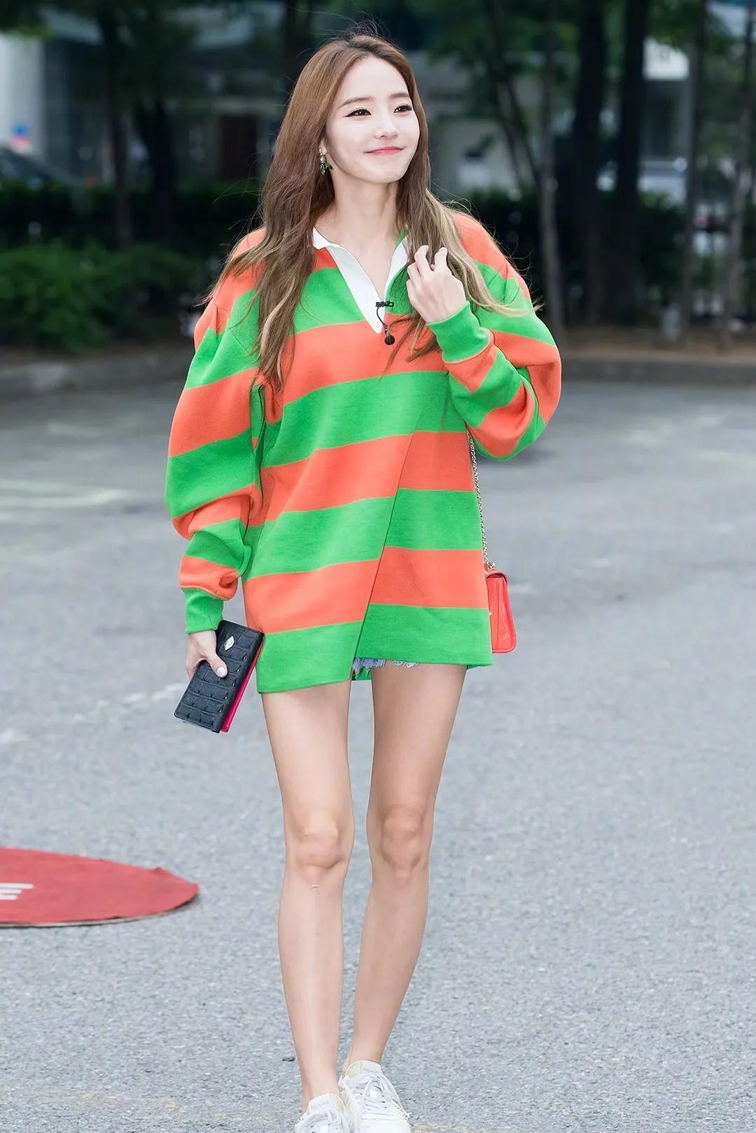 韩国女星韩彩英