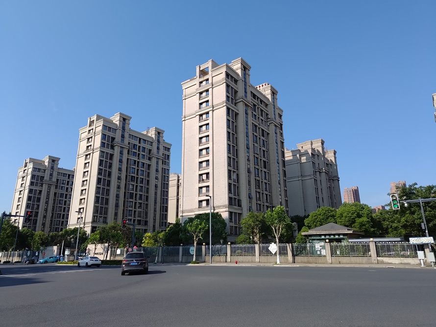 腾讯ROG游戏手机6 Pro首发评测，搭载骁龙8+处理器，驯龙成功