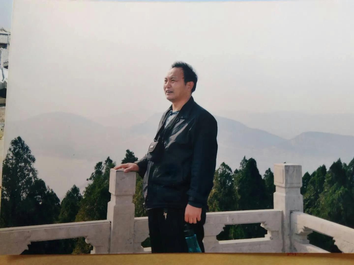 中国女性衣饰化妆美韵之探讨