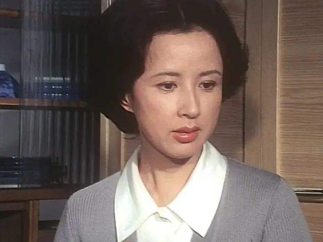 大岛敏江(八千草薫饰)大岛敏江由两个演员饰演,其中前6集由八千草薫
