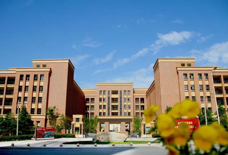 撇开大小三甲，郑州这两所最牛高中，到底谁的含金量最高？