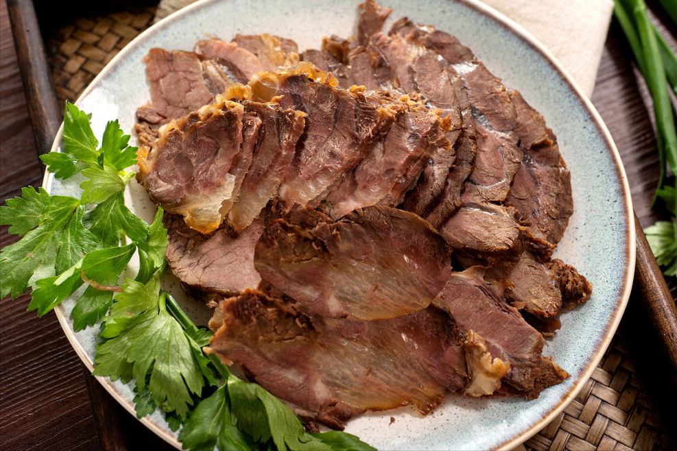 自制酱牛肉，切忌直接下锅炖，谨记“1腌2泡”，肉嫩筋软超入味