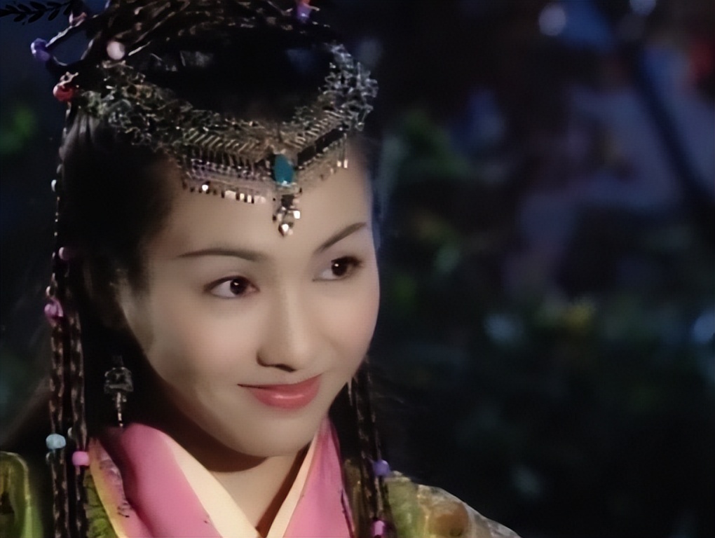 颜值不够别带“额饰”！13位女星造型PK，谁才撑得起倾国倾城