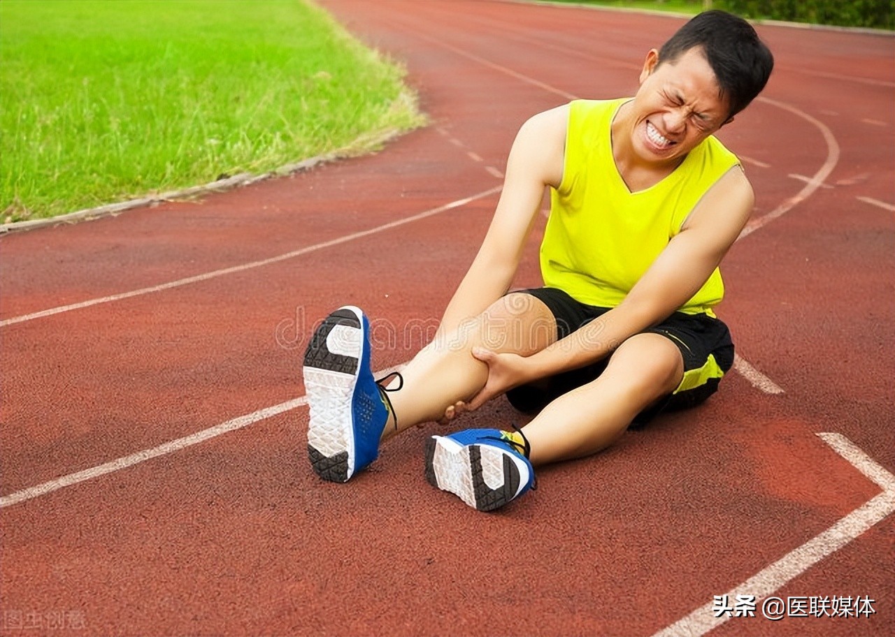 小腿经常抽筋是怎么回事？这5个因素，建议您一一排查