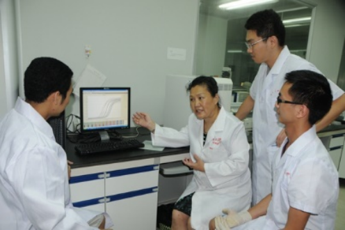 开创“中国第一”！广东这群女院士、女教授、女护士长，来自同所医学强校！