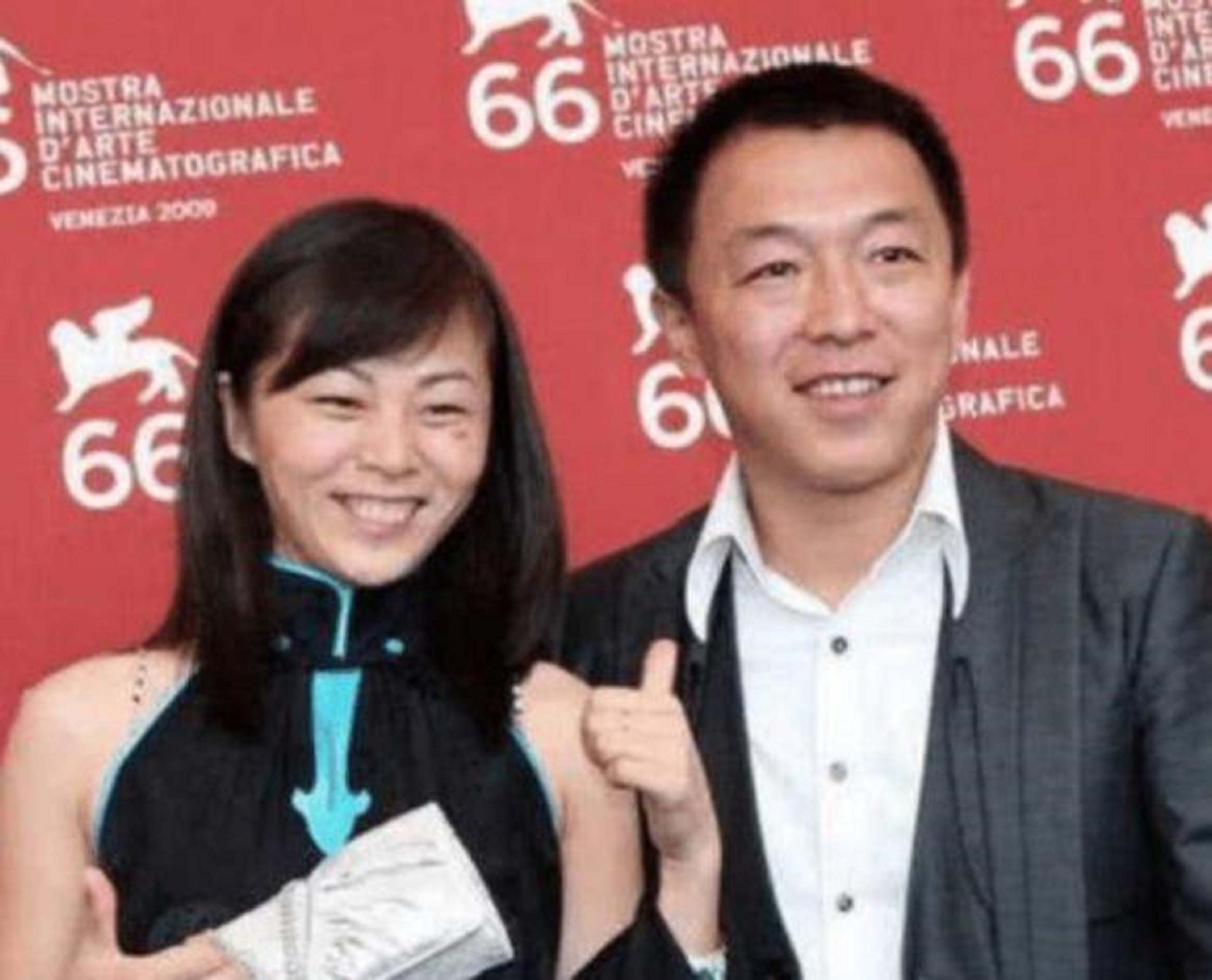 情史干净的6位男星，个个是“妻管严”恩爱多年，牵手就是一辈子
