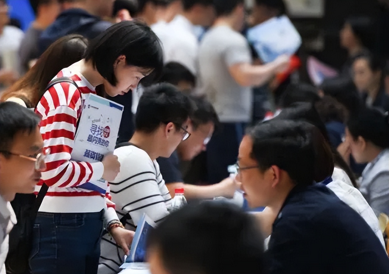 现在大学生有多难？直接用数据说话，毕业人数和考研人数大幅增长