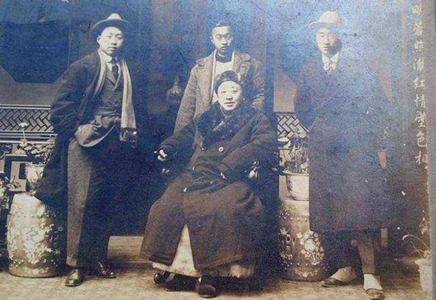 最好的修养：人前不炫，人后不谤，人上不傲