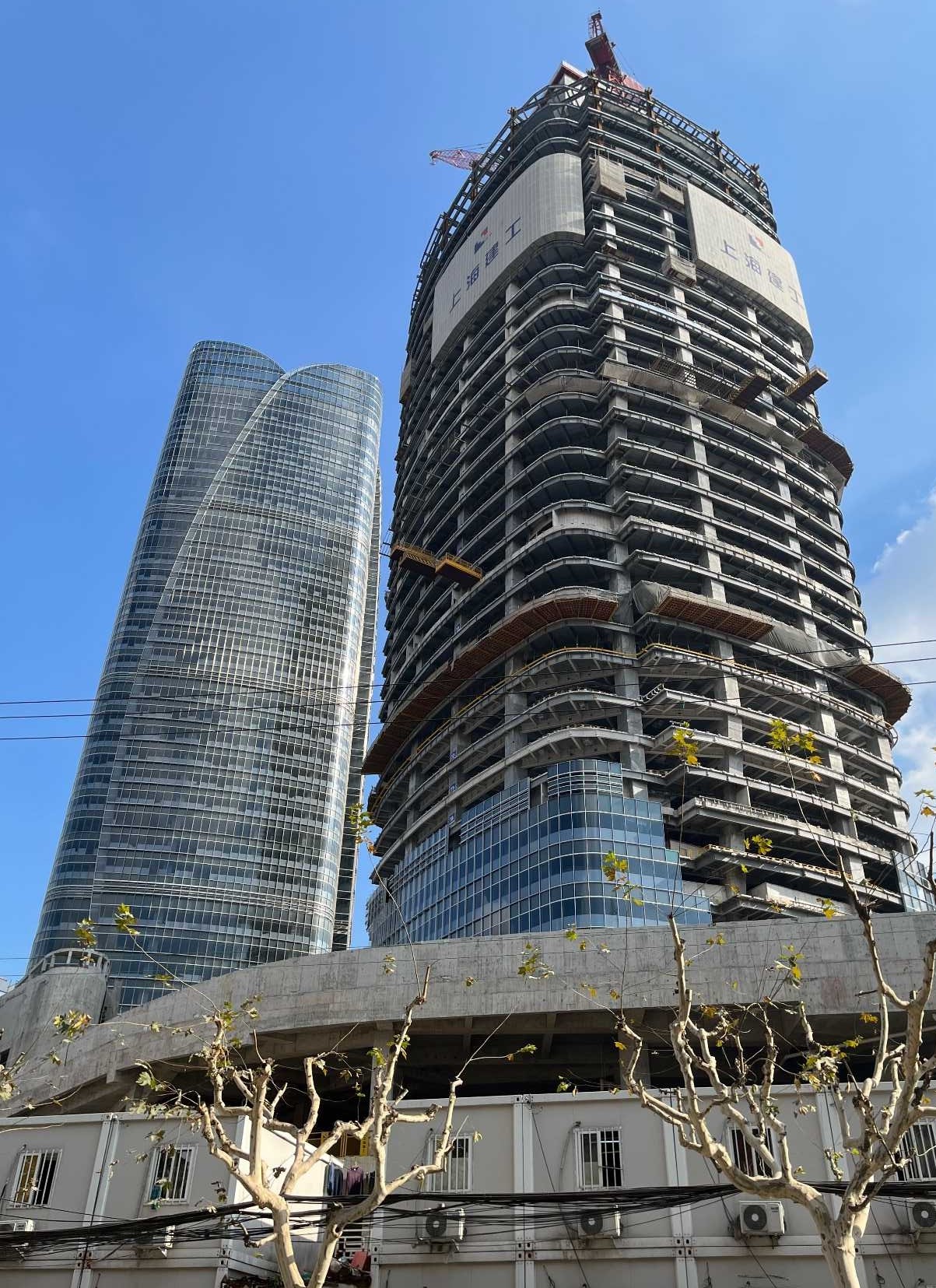 答案是肯定的,待建的北外滩480米项目,在建的新鸿基徐家汇国贸中心