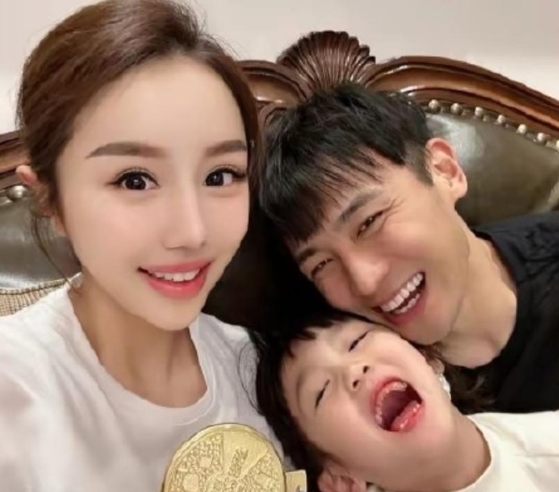 中超为什么会落后国足（国足越踢越差原因揭晓！36岁中超名将直播间说漏嘴，足协无能为力）