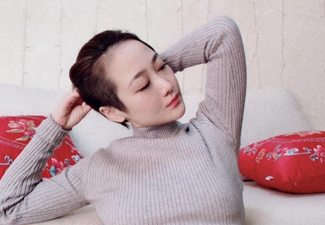 父亲是歪瓜裂枣，女儿却貌美如花？这10位星二代的长相好奇妙