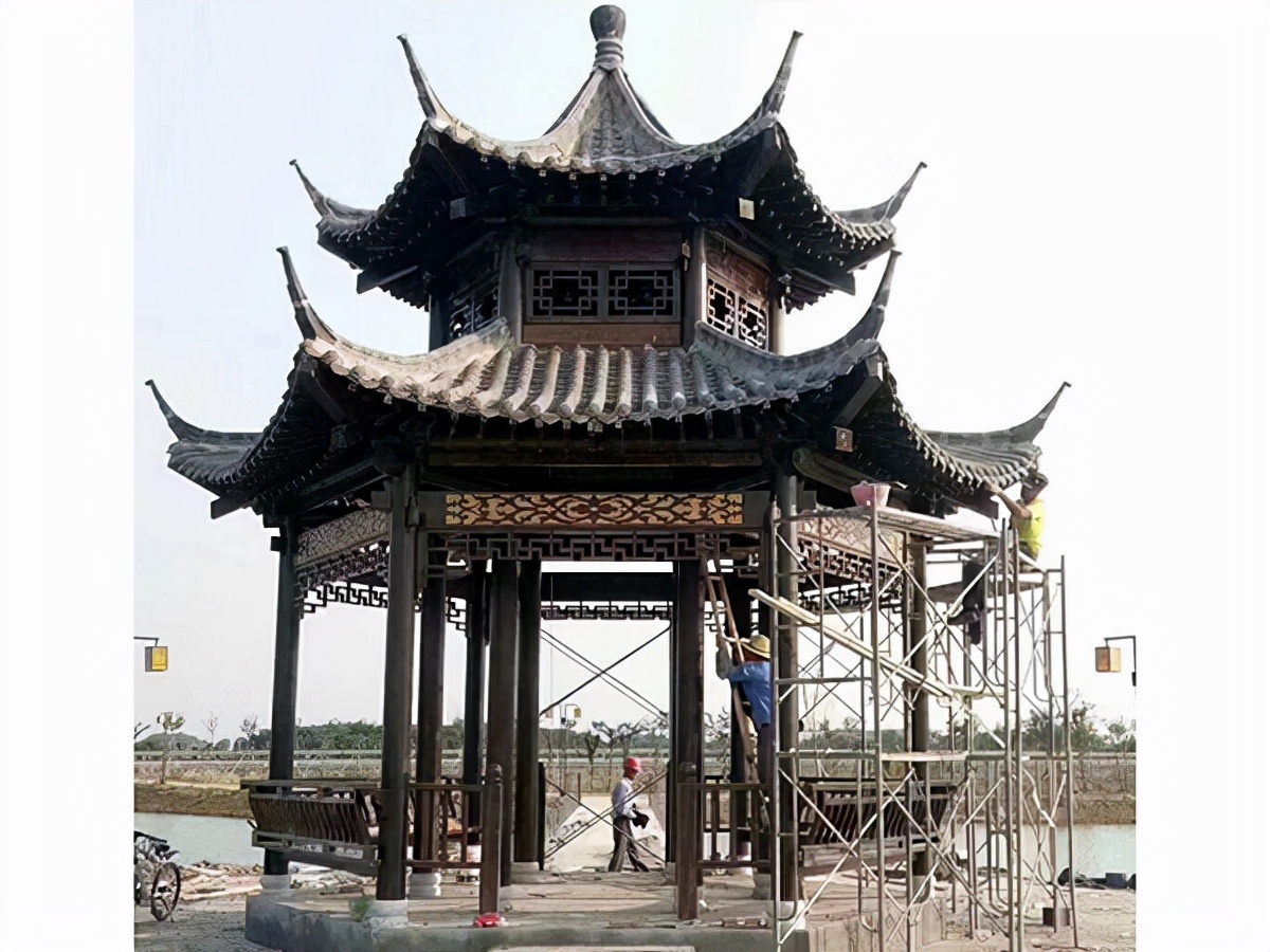 防腐木凉亭价格(仿古亭子放在别墅院子里) - 价格百科