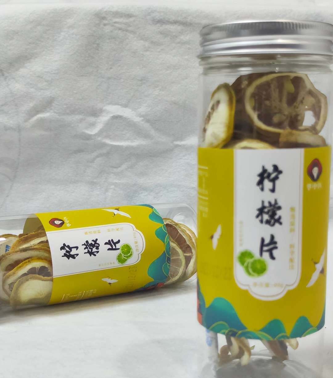 女性不想“老的快”，建议常喝5款“养颜茶”，滋润肌肤，显年轻