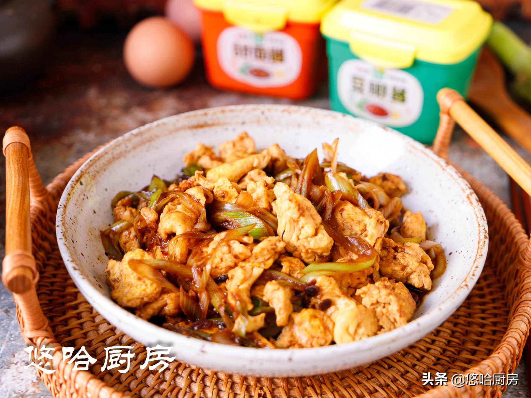 酱炒鸡蛋做法，懒人必备的家常菜，香嫩美味，是绝佳的下饭菜