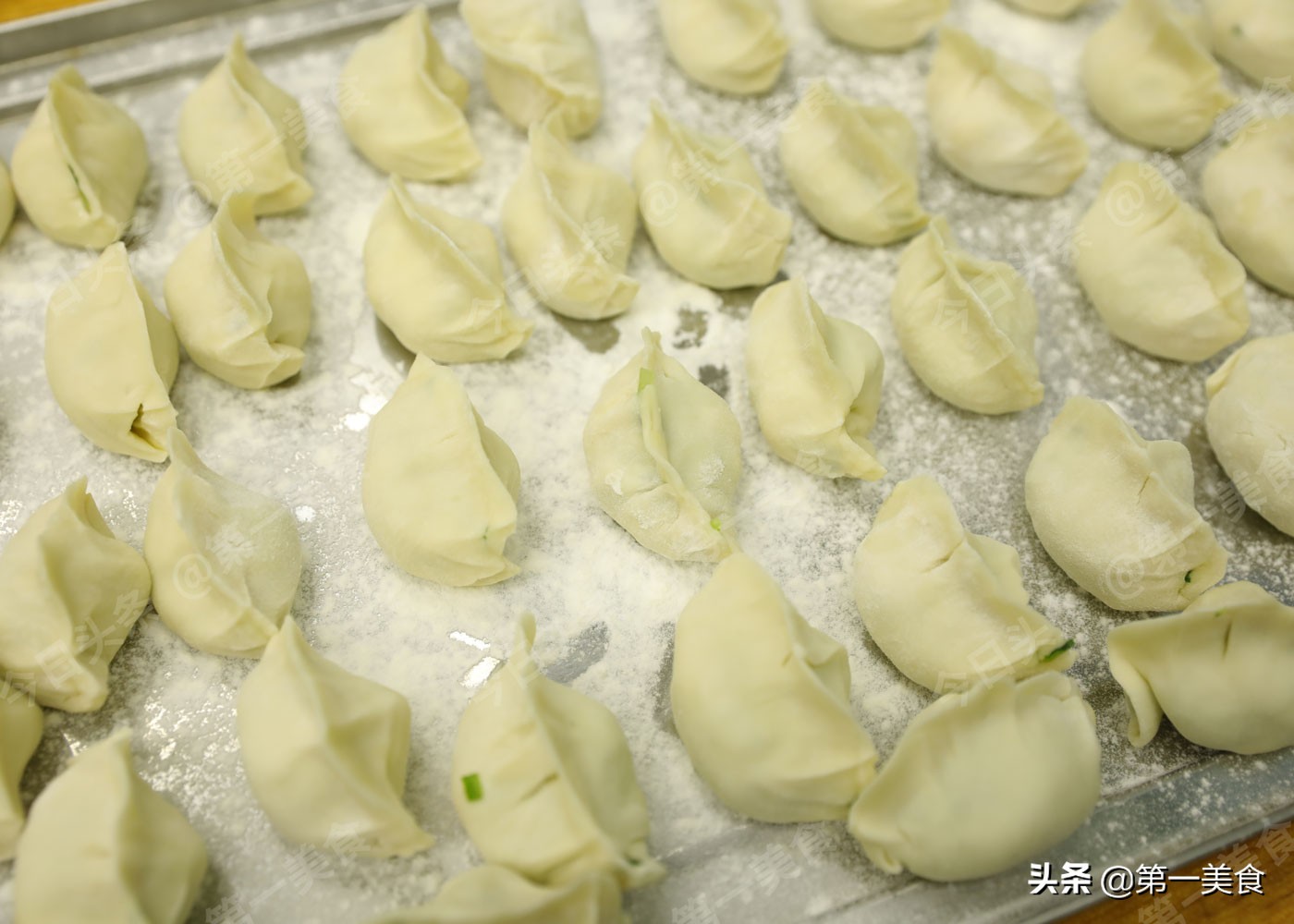 祭灶日吃饺子，教你调制鲜美汤汁秘诀，暖胃又暖心，传统美味轻松上桌