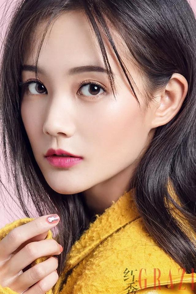 甜美可爱的李一桐