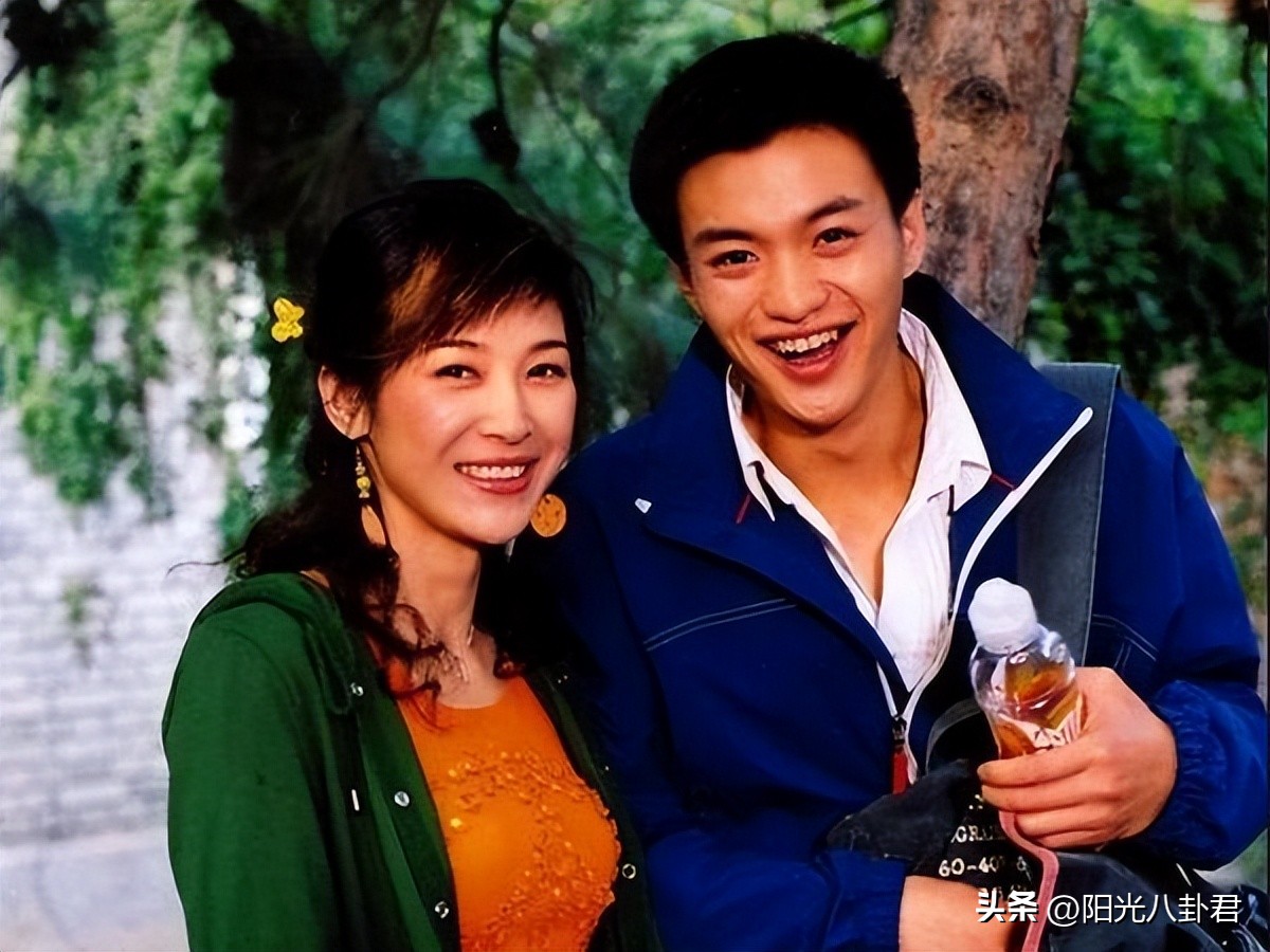 初见时青葱少年，再见时“人间油物”，这6位男星集体把路走窄了