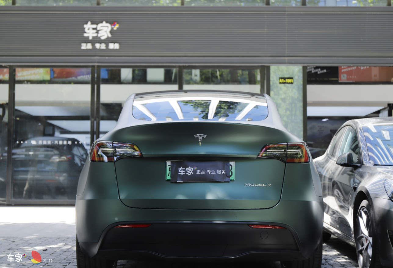 太喜欢这个颜色了，一张都没删，特斯拉ModelY 幽灵金属墨绿