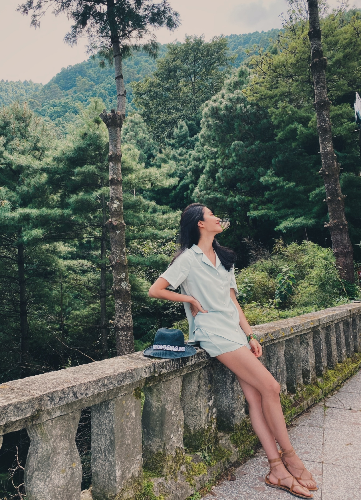 又被杨采钰的夏季穿搭迷住,简约大方又时髦,一上身就很有气质