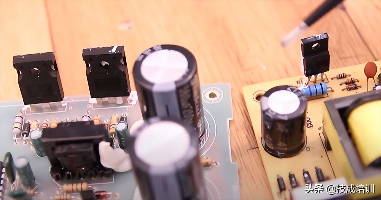 不知道开关电源“五脏六腑”在哪的电工，不是一名合格的维修电工