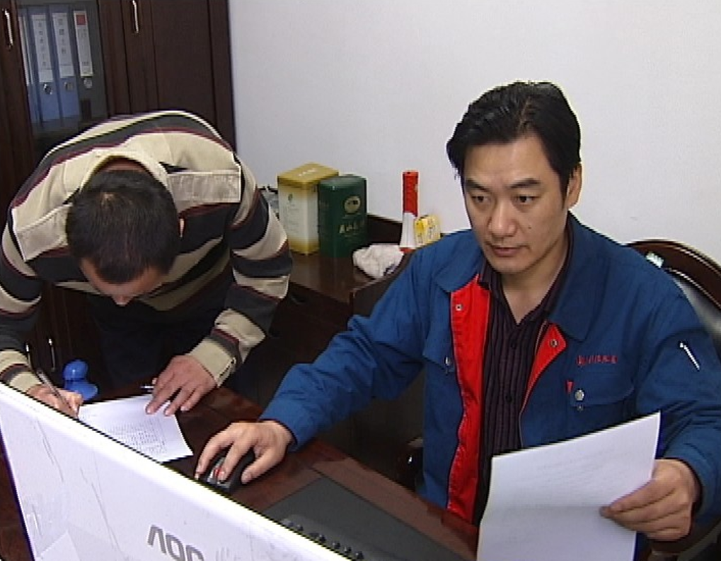 战友牺牲后，他信守诺言去战友家尽孝，9年后娶战友妹妹为妻子