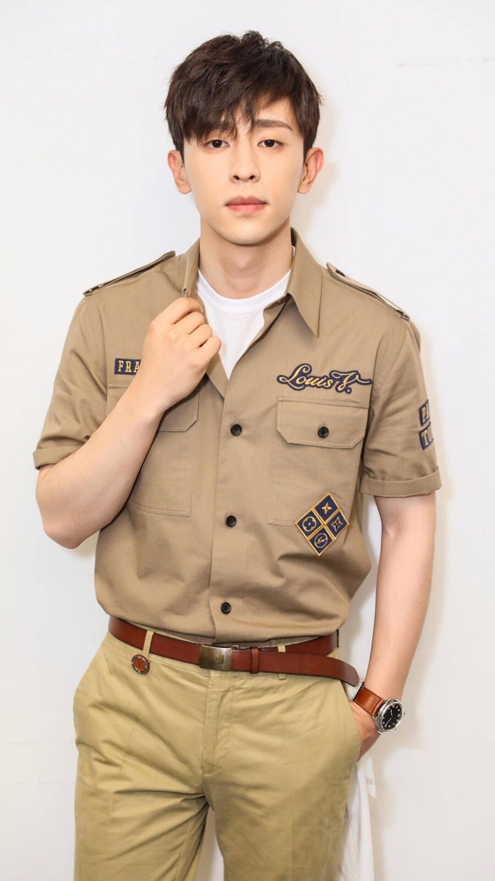 从“当红小生”到“劣迹艺人”，邓伦终究是变成了自己讨厌的模样