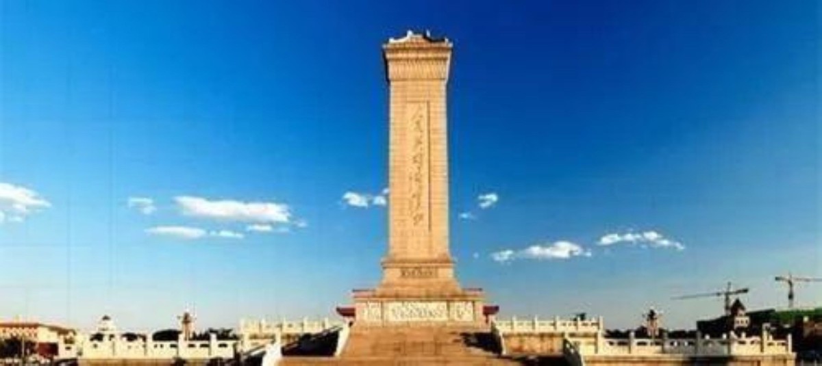原本重300吨的人民英雄纪念碑，到北京后仅剩60吨，发生了什么？