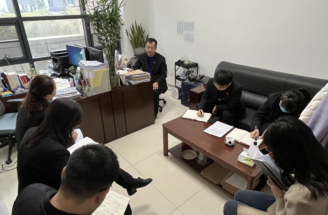 西安市雁塔区第十四次党代会精神在区法院引起热烈反响②