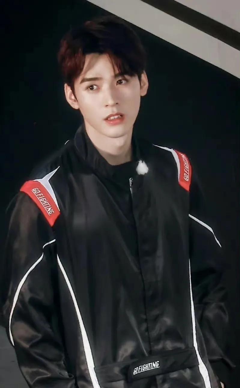 肖战 热巴 千玺 杨幂 龚俊 赵丽颖 杨紫 王一博 任嘉伦 鹿晗 成毅 檀健次 陈晓