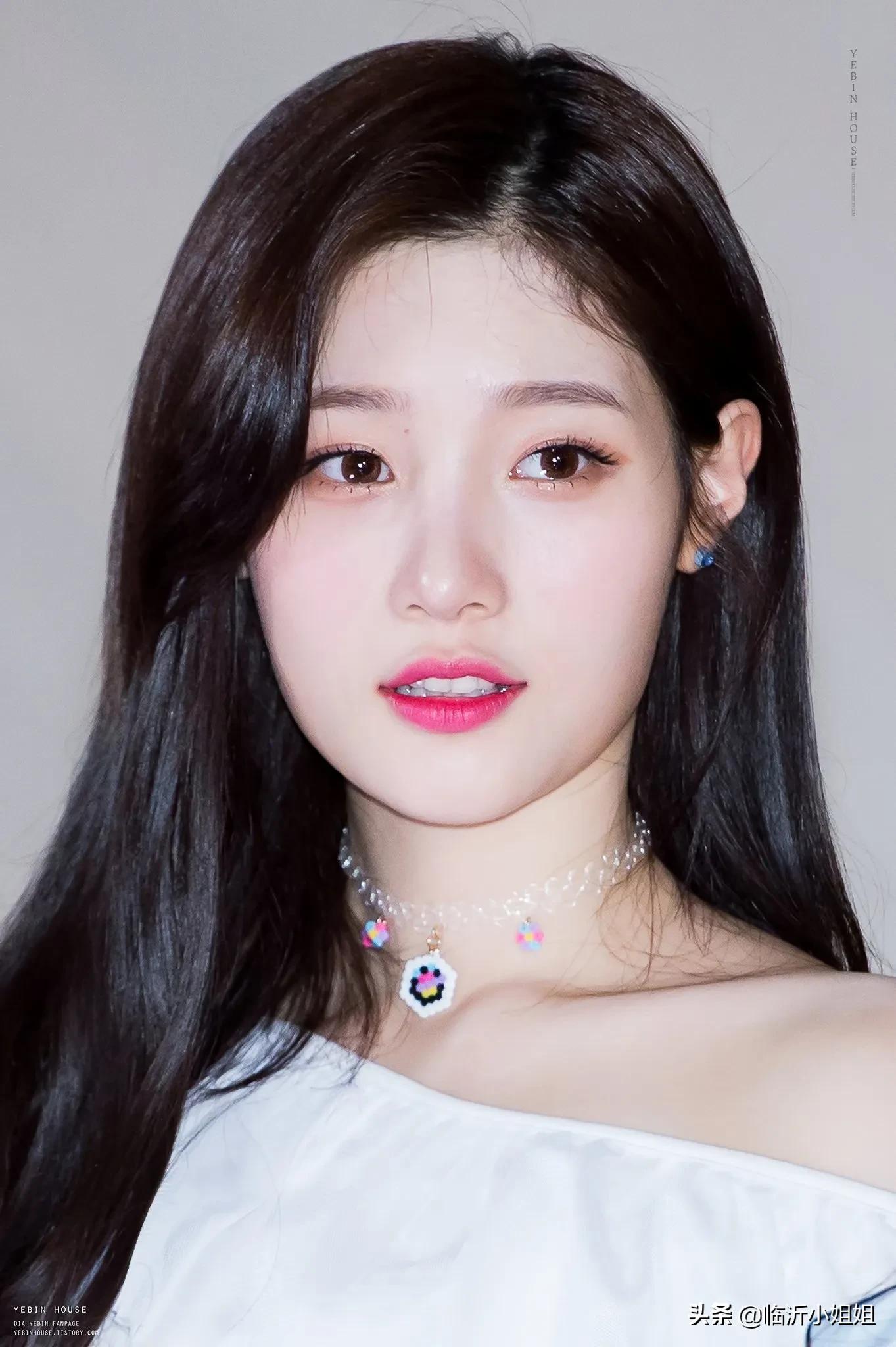 郑采妍，人间樱花的形象，清爽明丽的气息，太甜啦